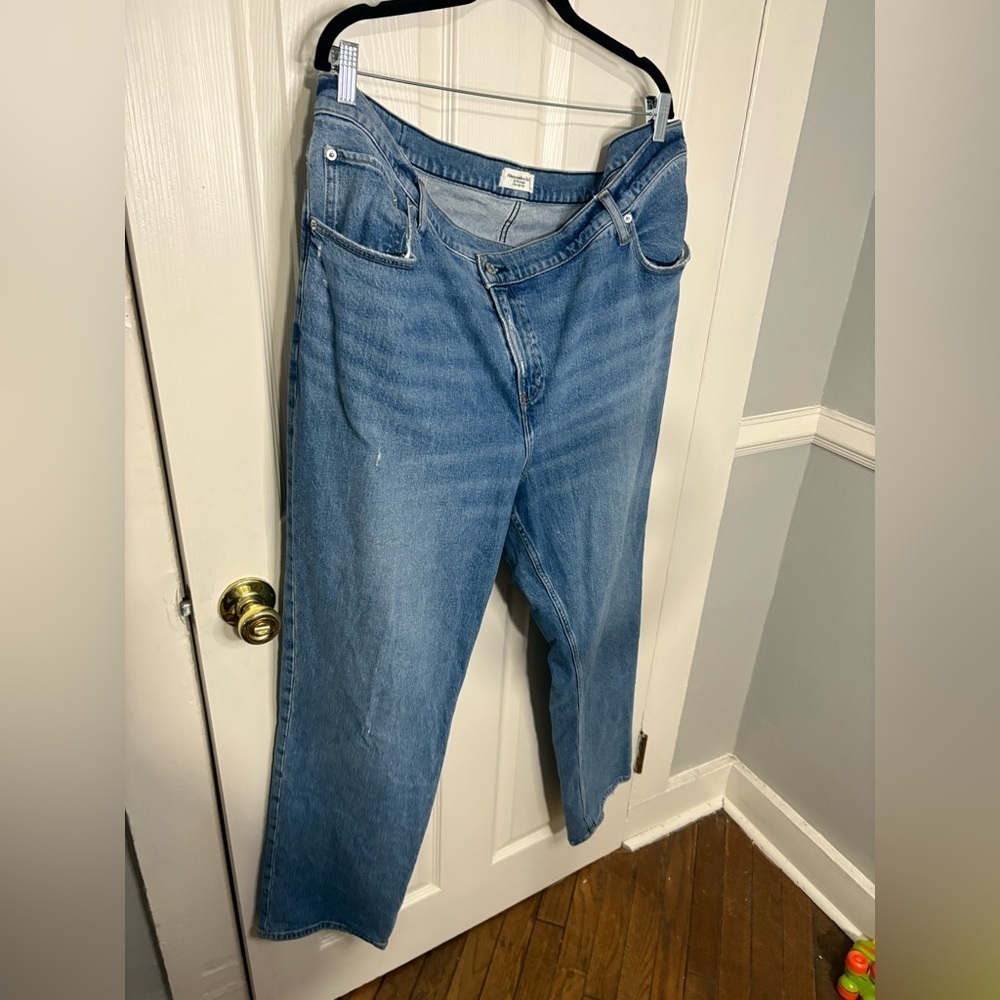 Abercrombie & Fitch 90s Straight Ultra High Rise Jeans – Size 20 (35) - Picture 3 of 12